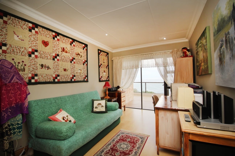 5 Bedroom Property for Sale in Village On Sea Western Cape